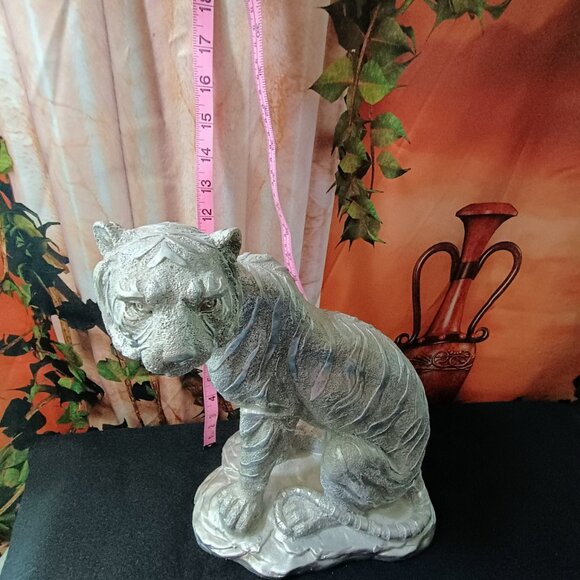 EUC: Silver Stunning Tiger Sze see decription Statues Home Decor Set of 2 - Picture 9 of 9